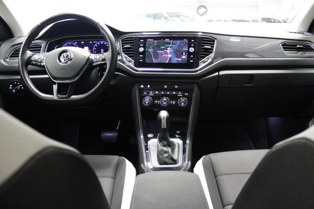 Volkswagen T-Roc 1.5 TSI R-Line/Virtual/Trekhaak/Camera/19 inch
