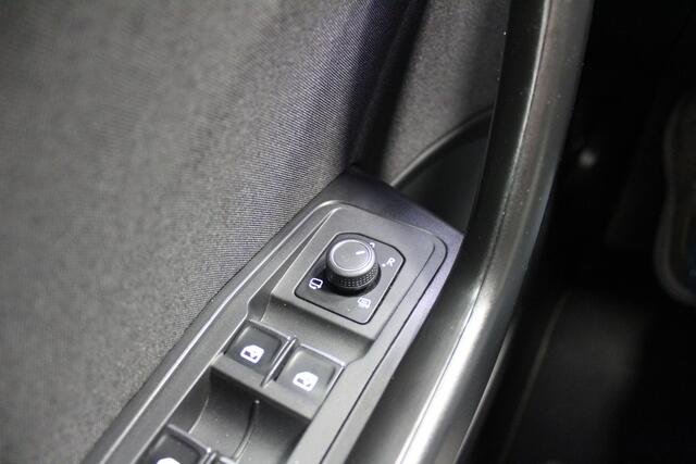 Volkswagen T-Roc 1.5 TSI R-Line/Virtual/Trekhaak/Camera/19 inch