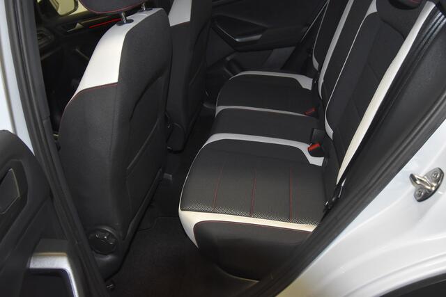 Volkswagen T-Roc 1.5 TSI Sport , VIRTUAL COCKPIT , LED KOPLAMPEN ,LMV18 , V STEOL VERW , NAVI , CLIMATR ,