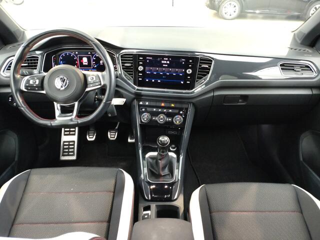 Volkswagen T-Roc 1.0 TSI Sport | Verwacht | Sport stoelen | Digitaal dashboard | Navi |