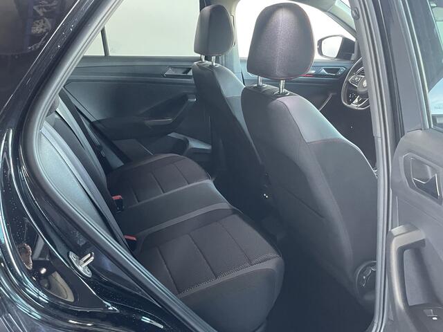 Volkswagen T-Roc 1.5 TSI Sport Business R / AUTOMAAT / Camera / Panorama Dak / Live Cockpit