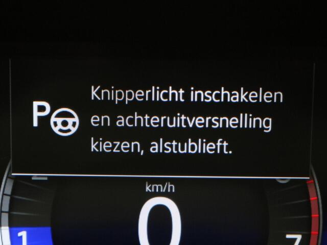 Volkswagen T-Roc 1.5TSI/150PK R Line Blackstyle DSG · Panoramadak · Navigatie · Camera + Parkeersensoren · Garantie tot maart 2026