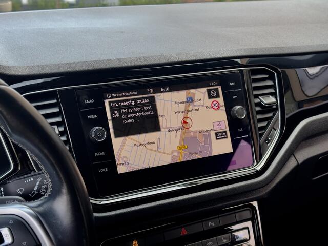 Volkswagen T-Roc 1.5 TSI AUT7 BLACK-LINE 98D.KM! NW-MODEL LEDER NAVI CAMERA DIGI-DASH APPLE-CARPLAY LED LMV PDC