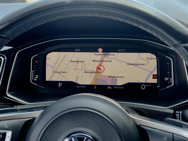 Volkswagen T-Roc 1.5 TSI AUT7 BLACK-LINE 98D.KM! NW-MODEL LEDER NAVI CAMERA DIGI-DASH APPLE-CARPLAY LED LMV PDC