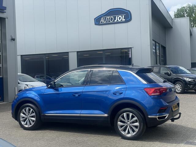 Volkswagen T-Roc 1.0 TSI Style | achteruitrijcamera | trekhaak | navi | rijklaarp