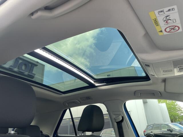 Volkswagen T-Roc 1.0 TSI Style | achteruitrijcamera | trekhaak | navi | rijklaarp