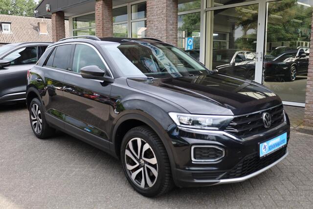 Volkswagen T-Roc 1.5 TSI Active CARPLAY TREKHAAK-AFN 2xPDC 17"LMV DAB NAVI ACC CLIMA