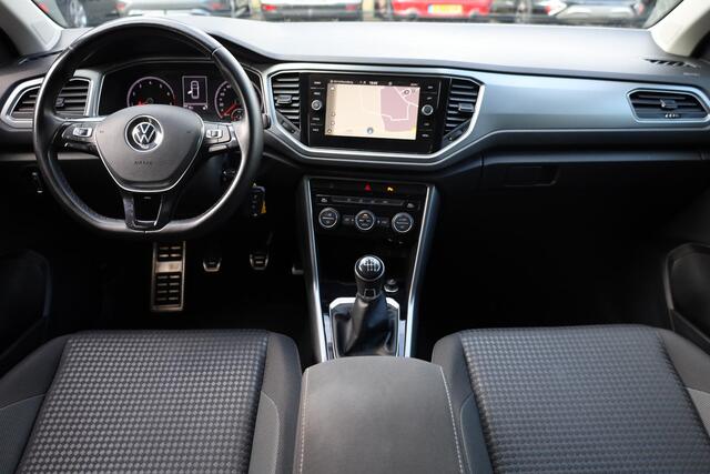 Volkswagen T-Roc 1.5 TSI Active CARPLAY TREKHAAK-AFN 2xPDC 17"LMV DAB NAVI ACC CLIMA