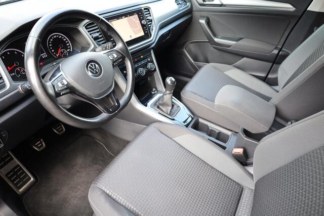 Volkswagen T-Roc 1.5 TSI Active CARPLAY TREKHAAK-AFN 2xPDC 17"LMV DAB NAVI ACC CLIMA