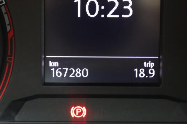 Volkswagen T-Roc 1.5 TSI Active CARPLAY TREKHAAK-AFN 2xPDC 17"LMV DAB NAVI ACC CLIMA
