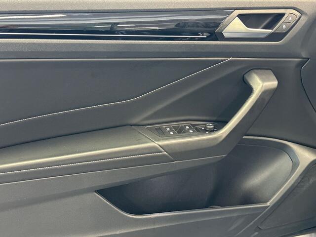 Volkswagen T-Roc Cabrio 1.5 150pk TSI R-Line Achteruitrijcamera 'Rear View' | Velgen 'Nevada', 18 inch lichtmetaal | Black Style Pakket