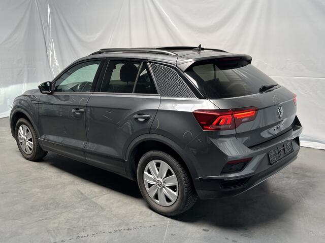 Volkswagen T-Roc 1.5 TSI Sport / AUTOMAAT/ PANO/ KEYLESS/ APP-CONNECT/ 18" LMV/ PARK. SENSOREN + CAMERA/ RIJ-MODI/ CLIMA/ STOEL VERWARM./NAVI/ ADAPT. CRUISE/ DIGITAL DASH
