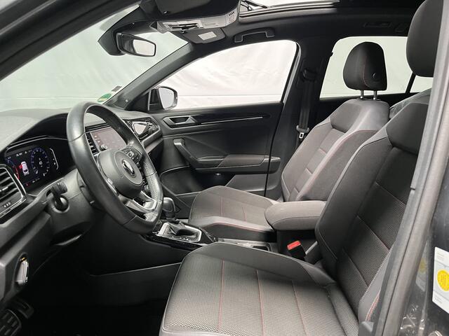 Volkswagen T-Roc 1.5 TSI Sport / AUTOMAAT/ PANO/ KEYLESS/ APP-CONNECT/ 18" LMV/ PARK. SENSOREN + CAMERA/ RIJ-MODI/ CLIMA/ STOEL VERWARM./NAVI/ ADAPT. CRUISE/ DIGITAL DASH