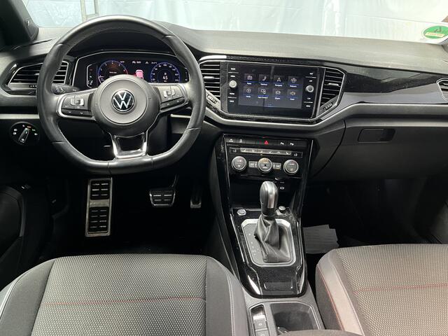 Volkswagen T-Roc 1.5 TSI Sport / AUTOMAAT/ PANO/ KEYLESS/ APP-CONNECT/ 18" LMV/ PARK. SENSOREN + CAMERA/ RIJ-MODI/ CLIMA/ STOEL VERWARM./NAVI/ ADAPT. CRUISE/ DIGITAL DASH