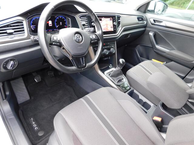 Volkswagen T-Roc 1.0TSI 116PK STYLE!! All-in Prijs! Trekhaak! VIRTU