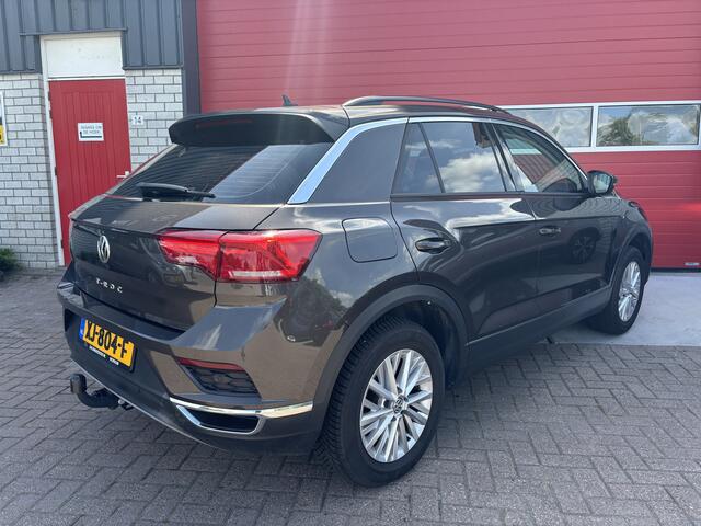 Volkswagen T-Roc 1.0 TSI Style TREKHAAK / CARPLAY / ACC / DAB+ / PDC / BLUETOOTH / NL-AUTO