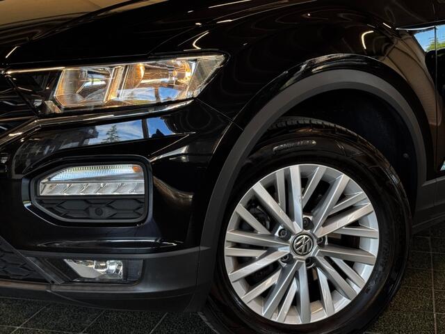 Volkswagen T-Roc 1.0 TSI Style 116pk Carplay Navi Stoelv Parkeersensoren 16''