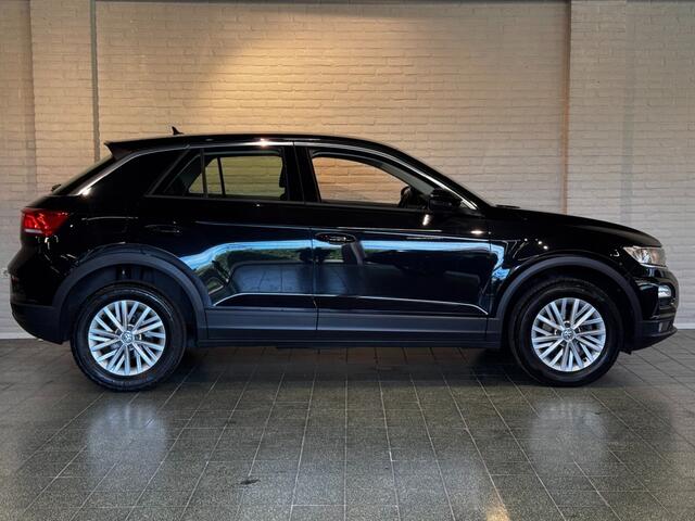 Volkswagen T-Roc 1.0 TSI Style 116pk Carplay Navi Stoelv Parkeersensoren 16''
