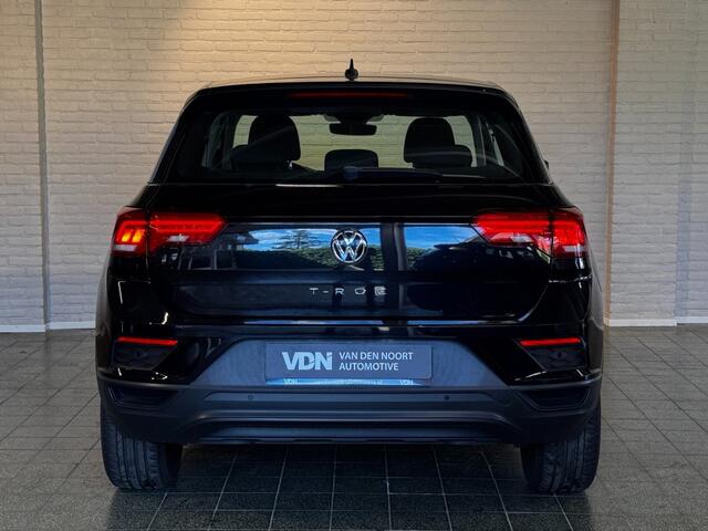 Volkswagen T-Roc 1.0 TSI Style 116pk Carplay Navi Stoelv Parkeersensoren 16''