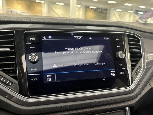 Volkswagen T-Roc 1.5 Tsi 150pk Sport · Panoramadak · Camera · Apple/Android Car Play · Navi · P-Sensoren · Elek. Achterklep · 19'' Inch ·