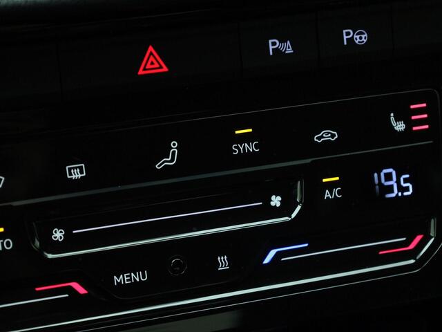 Volkswagen T-Roc 1.5TSI/150PK R Line Blackstyle DSG · Panoramadak · Trekhaak · BEATS · Camera + Parkeersensoren · Garantie tot januari 2029 of 100.000km