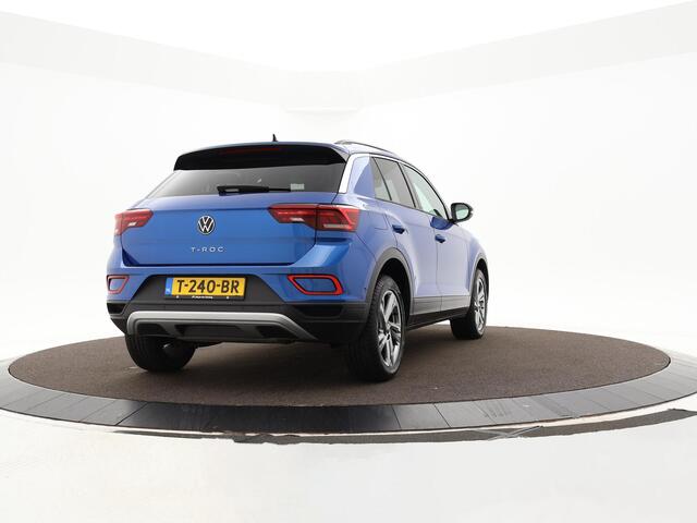 Volkswagen T-Roc 1.0 Tsi 110pk Life 75 Edition · Apple/Android Car Play · Navi · Camera · P-Sensoren · Park Assist · 17'' Inch · Garantie t/m 22-05-2027 of 100.000km