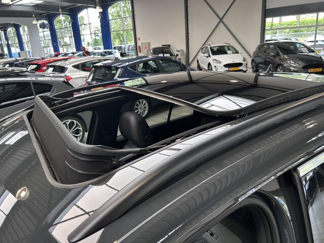 Volkswagen T-Roc 1.5 TSI Sport Business R | Trekhaak | Pano | Camera | LED | Adapt. cruise | Stoelverw. |