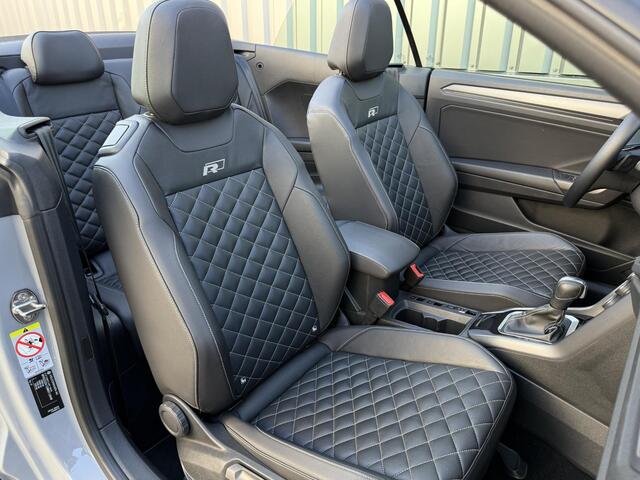 Volkswagen T-Roc Cabrio 1.5 TSI R-Line Nardo Grijs | Camera | ACC | Keyless | Trekhaak | Matrix LED | Park Assist | Dodehoekassistent | CarPlay | Stoelverwarming | Stuurverwarming | Sfeerverlichting | Beats Audio