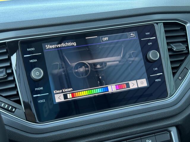 Volkswagen T-Roc Cabrio 1.5 TSI R-Line Nardo Grijs | Camera | ACC | Keyless | Trekhaak | Matrix LED | Park Assist | Dodehoekassistent | CarPlay | Stoelverwarming | Stuurverwarming | Sfeerverlichting | Beats Audio