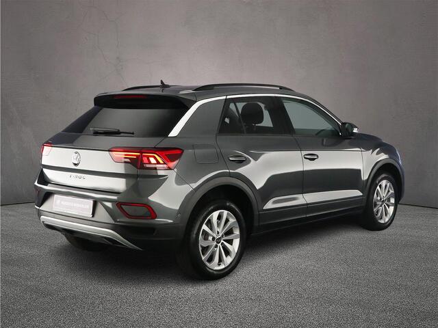 Volkswagen T-Roc Life Edition 1.5 TSI 150pk DSG Automaat Adaptive cruise control, Achteruitrijcamera, LED koplampen, Airco, DAB, Radio, App connect, Parkeersensoren