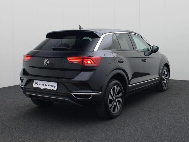 Volkswagen T-Roc 1.5TSI/150PK Active DSG · Navigatie · Parkeersensoren · Stoelverwarming