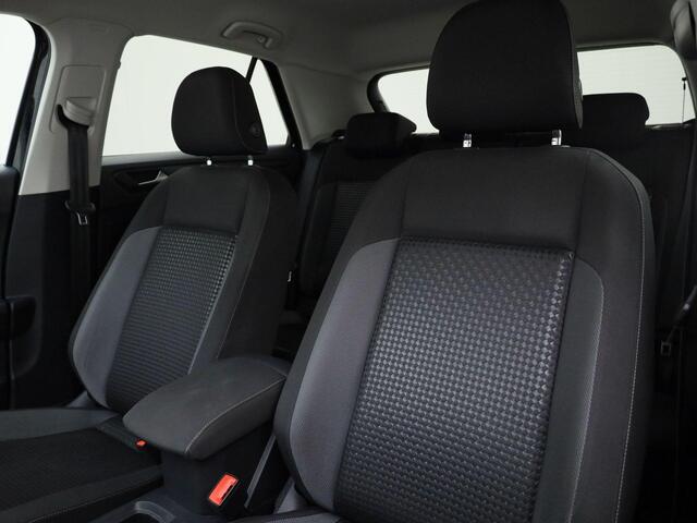 Volkswagen T-Roc 1.5TSI/150PK Active DSG · Navigatie · Parkeersensoren · Stoelverwarming