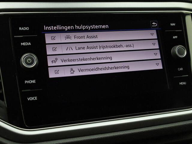 Volkswagen T-Roc 1.5TSI/150PK Active DSG · Navigatie · Parkeersensoren · Stoelverwarming