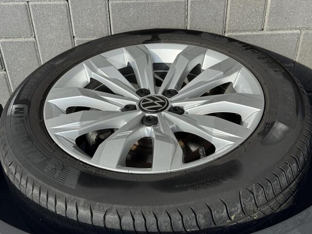 Volkswagen T-Roc 1.5 TSI Sport,Trekh,Cruise,App,Camera,Led,