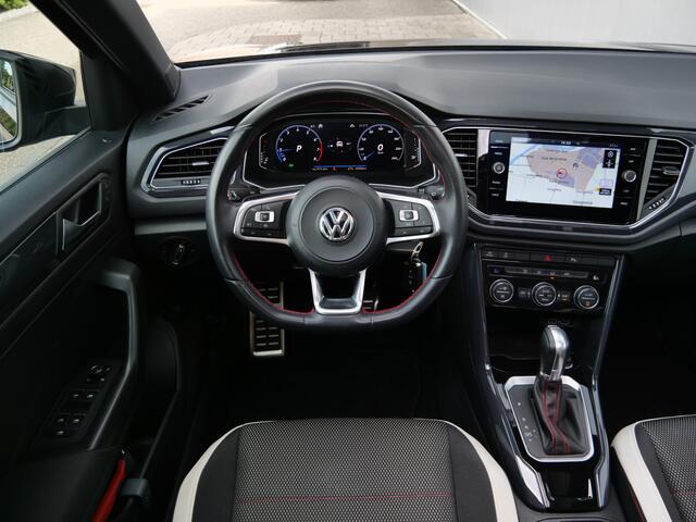 Volkswagen T-Roc 1.5 TSI 150pk Sport Business R Automaat LED / 18 Inch / Camera / Schuifdak