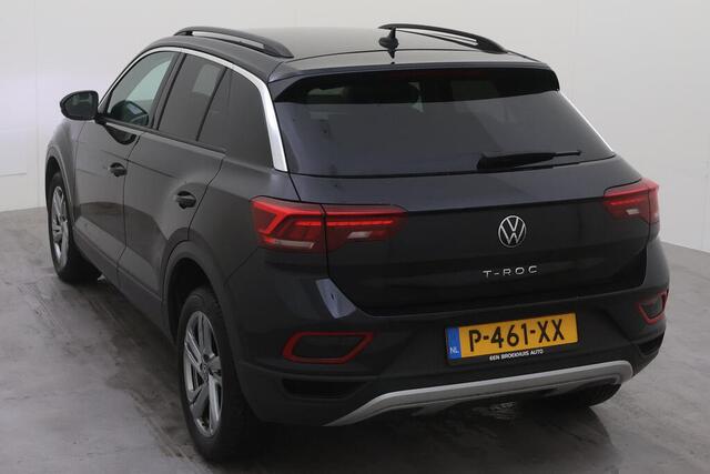 Volkswagen T-Roc 1.0 TSI Life 75 Edition / CAMERA/ PARK. SENSOREN/ DIGITAL DASHBOARD/ APP CONNECT/ GETINT GLAS/ AIRCO/ 17" LMV