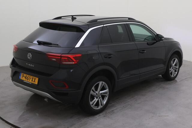 Volkswagen T-Roc 1.0 TSI Life 75 Edition / CAMERA/ PARK. SENSOREN/ DIGITAL DASHBOARD/ APP CONNECT/ GETINT GLAS/ AIRCO/ 17" LMV