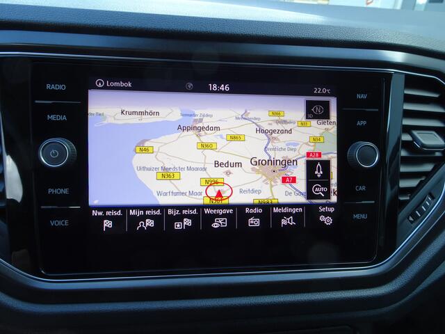Volkswagen T-Roc 1.0 TSI Style Automatische airco, licht metalen velgen, navigatie, cruise controle, parkeersensoren, enz,enz.