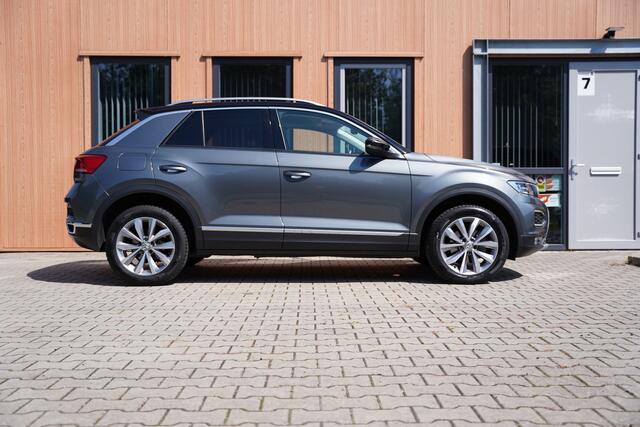 Volkswagen T-Roc 1.5 TSI Sport | Facelift | Trekhaak | Camera