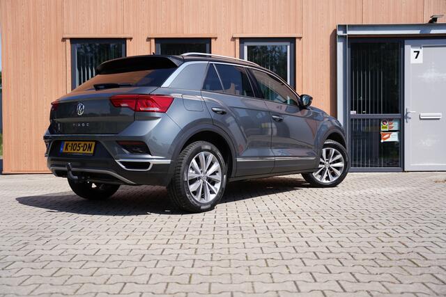 Volkswagen T-Roc 1.5 TSI Sport | Facelift | Trekhaak | Camera