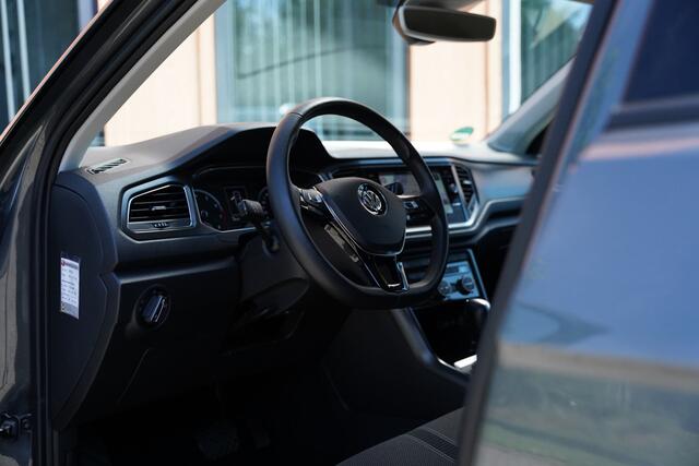 Volkswagen T-Roc 1.5 TSI Sport | Facelift | Trekhaak | Camera