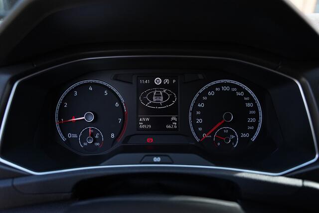 Volkswagen T-Roc 1.5 TSI Sport | Facelift | Trekhaak | Camera