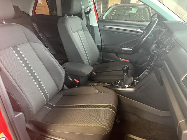 Volkswagen T-Roc 1.5 TSI Style | Carplay | Adaptive CC | Sport | Interesse, Proefrit? Bel of app met: 06-24 28 28 42