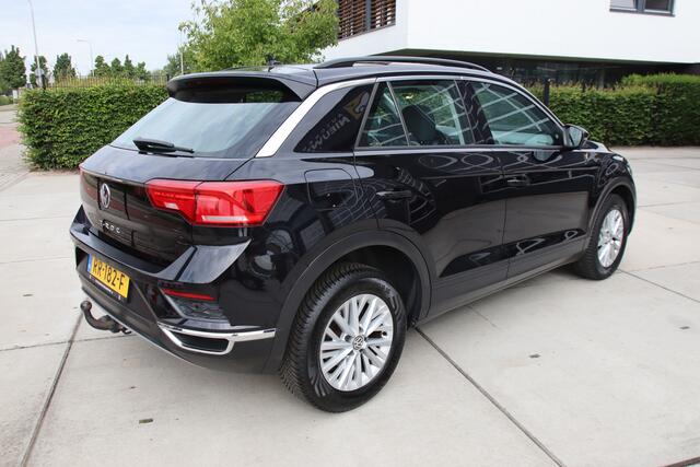 Volkswagen T-Roc 1.0 TSI Style Clima, ACC, Trekhaak, NL auto Zomer aanbieding!