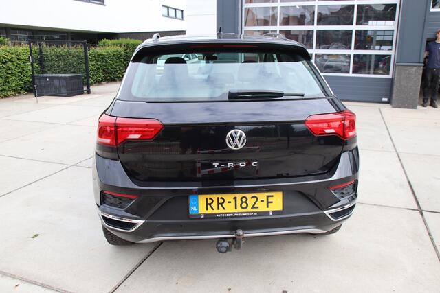 Volkswagen T-Roc 1.0 TSI Style Clima, ACC, Trekhaak, NL auto Zomer aanbieding!