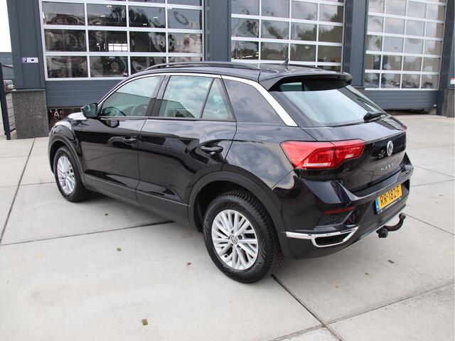 Volkswagen T-Roc 1.0 TSI Style Clima, ACC, Trekhaak, NL auto Zomer aanbieding!