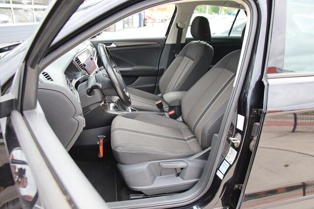 Volkswagen T-Roc 1.0 TSI Style Clima, ACC, Trekhaak, NL auto Zomer aanbieding!