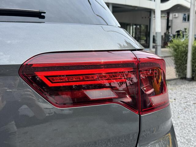 Volkswagen T-Roc 1.5 TSI 150pk DSG R-Line (Trekhaak,Camera,IQ,Navi)