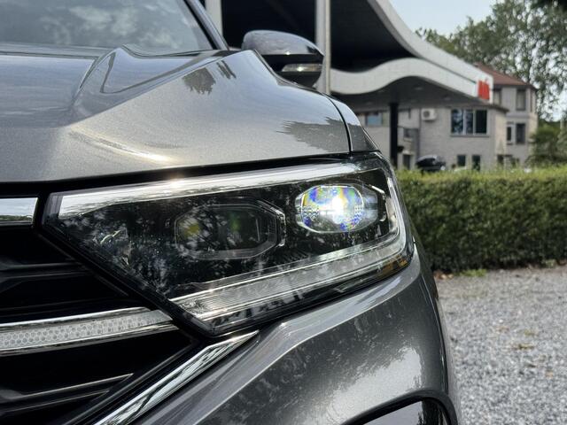 Volkswagen T-Roc 1.5 TSI 150pk DSG R-Line (Trekhaak,Camera,IQ,Navi)