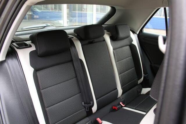 Volkswagen T-Roc 1.5 TSI Sport, Afn.trekh., Lichtm, Carplay, Navi, Cruise